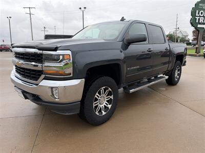 2018 Chevrolet Silverado 1500 LT Crew Cab 4x4 - Photo 2 - Lone Tree, IA 52755