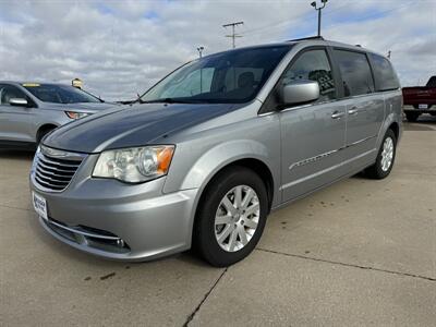 2014 Chrysler Town & Country Touring   - Photo 2 - Lone Tree, IA 52755