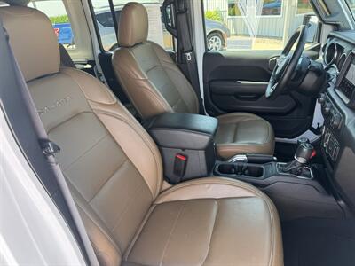 2022 Jeep Wrangler Unlimited Sahara 4xe  4x4 - Photo 16 - Lone Tree, IA 52755