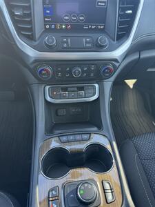 2023 GMC Acadia SLE Elevation AWD  AWD - Photo 12 - Lone Tree, IA 52755