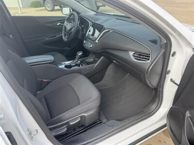 2023 Chevrolet Malibu LT - Photo 14 - Lone Tree, IA 52755