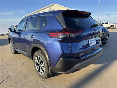 2022 Nissan Rogue SV  AWD - Photo 5 - Lone Tree, IA 52755