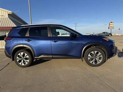 2022 Nissan Rogue SV  AWD - Photo 3 - Lone Tree, IA 52755