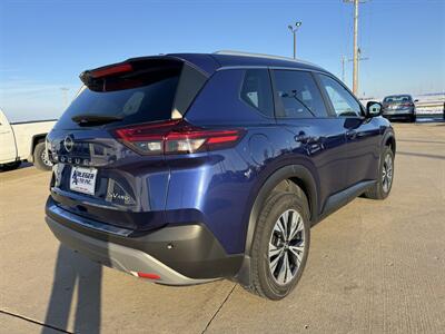 2022 Nissan Rogue SV  AWD - Photo 6 - Lone Tree, IA 52755