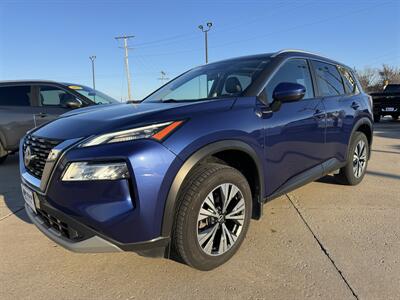 2022 Nissan Rogue SV  AWD - Photo 2 - Lone Tree, IA 52755