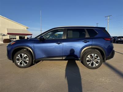 2022 Nissan Rogue SV  AWD - Photo 4 - Lone Tree, IA 52755