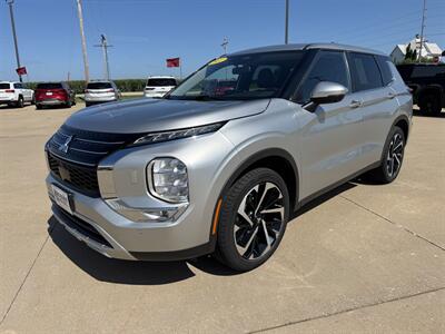 2022 Mitsubishi Outlander SE Launch Edition   - Photo 2 - Lone Tree, IA 52755