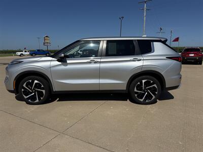 2022 Mitsubishi Outlander SE Launch Edition   - Photo 3 - Lone Tree, IA 52755