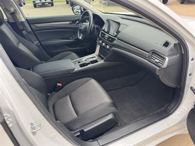 2022 Honda Accord Hybrid   - Photo 13 - Lone Tree, IA 52755