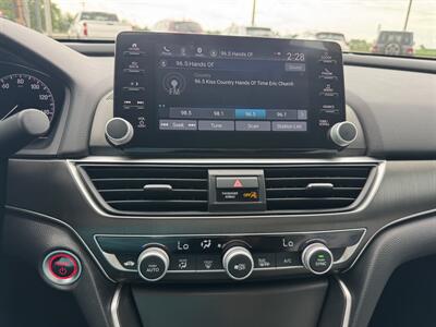 2022 Honda Accord Hybrid   - Photo 11 - Lone Tree, IA 52755