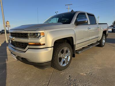 2018 Chevrolet Silverado 1500 Custom  Crew Cab 4x4 - Photo 2 - Lone Tree, IA 52755