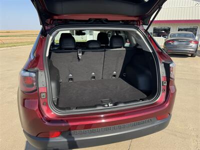 2022 Jeep Compass Limited  4x4 - Photo 17 - Lone Tree, IA 52755