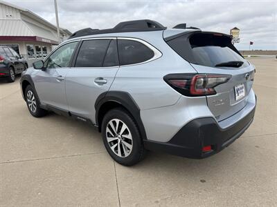 2023 Subaru Outback Premium AWD - Photo 4 - Lone Tree, IA 52755