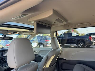 2017 Toyota Sienna XLE 8-Passenger   - Photo 13 - Lone Tree, IA 52755