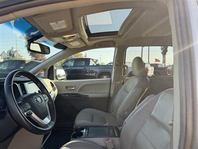 2017 Toyota Sienna XLE 8-Passenger   - Photo 10 - Lone Tree, IA 52755