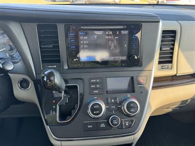 2017 Toyota Sienna XLE 8-Passenger   - Photo 12 - Lone Tree, IA 52755