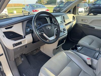 2017 Toyota Sienna XLE 8-Passenger   - Photo 9 - Lone Tree, IA 52755