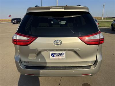 2017 Toyota Sienna XLE 8-Passenger   - Photo 19 - Lone Tree, IA 52755