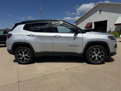 2024 Jeep Compass Limited  4x4 - Photo 3 - Lone Tree, IA 52755