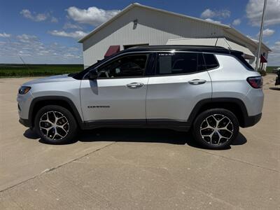 2024 Jeep Compass Limited  4x4 - Photo 4 - Lone Tree, IA 52755