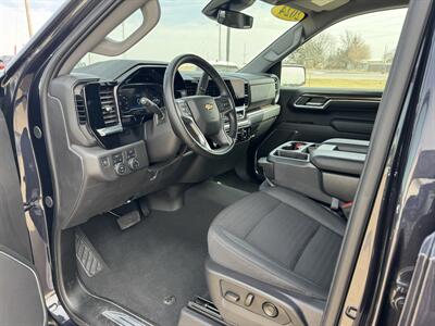 2024 Chevrolet Silverado 1500 LT  Crew Cab 4x4 - Photo 7 - Lone Tree, IA 52755