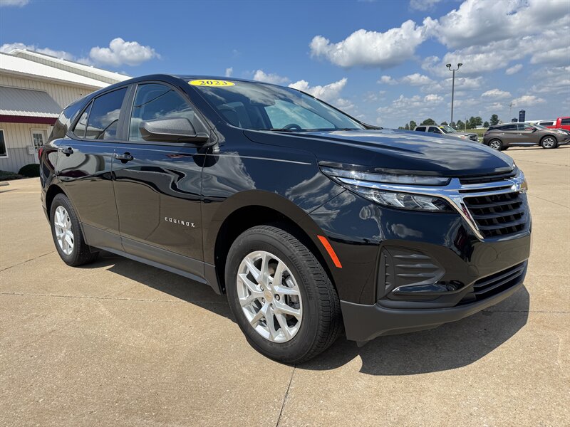 2023 Chevrolet Equinox LS  AWD