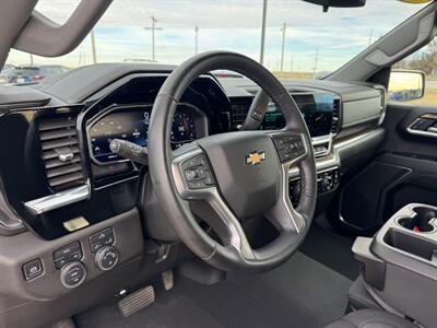 2025 Chevrolet Silverado 1500 LT Crew 4x4  6 " Rough Country Lift - Photo 7 - Lone Tree, IA 52755