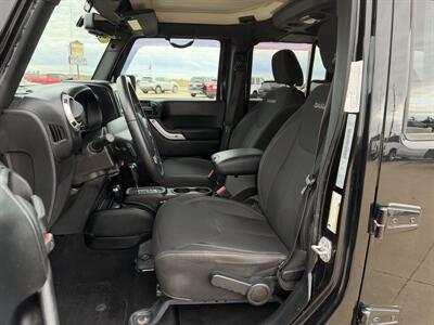 2018 Jeep Wrangler JK Unlimited Sahara 4x4 - Photo 9 - Lone Tree, IA 52755
