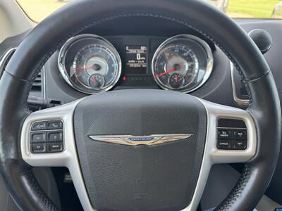2015 Chrysler Town & Country Touring-L   - Photo 11 - Lone Tree, IA 52755