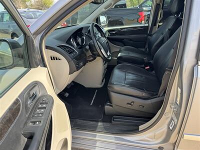 2015 Chrysler Town & Country Touring-L   - Photo 7 - Lone Tree, IA 52755