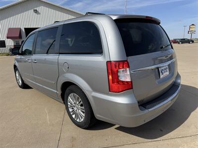 2015 Chrysler Town & Country Touring-L   - Photo 5 - Lone Tree, IA 52755
