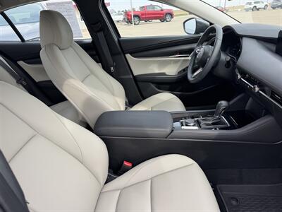2019 Mazda Mazda3 Sedan Preferred  AWD - Photo 13 - Lone Tree, IA 52755
