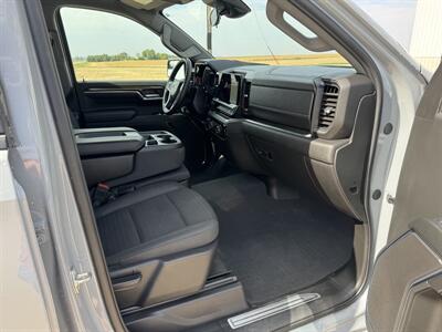 2024 Chevrolet Silverado 1500 RST Crew Cab 4x4 - Photo 17 - Lone Tree, IA 52755