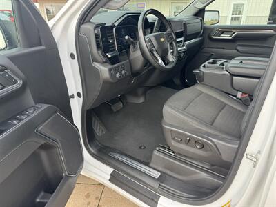 2024 Chevrolet Silverado 1500 LT Crew Cab 4x4 - Photo 9 - Lone Tree, IA 52755