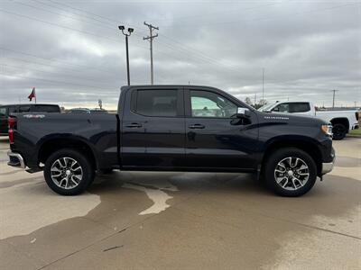 2022 Chevrolet Silverado 1500 LT  Crew Cab 4x4 - Photo 3 - Lone Tree, IA 52755