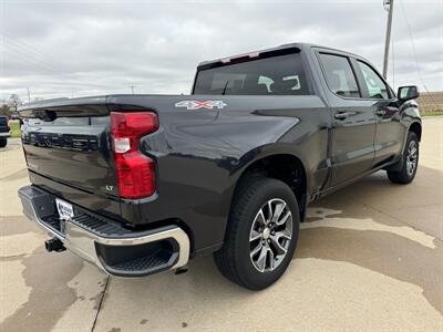 2022 Chevrolet Silverado 1500 LT  Crew Cab 4x4 - Photo 5 - Lone Tree, IA 52755