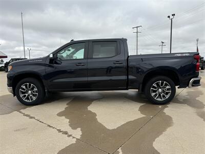 2022 Chevrolet Silverado 1500 LT  Crew Cab 4x4 - Photo 4 - Lone Tree, IA 52755