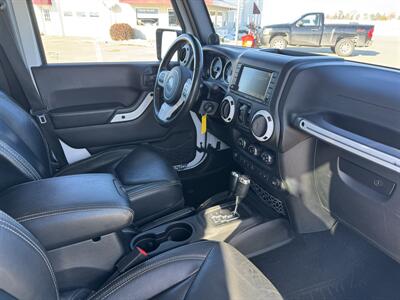 2014 Jeep Wrangler Unlimited Sahara Polar Edition 4x4 - Photo 11 - Lone Tree, IA 52755