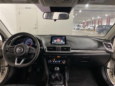 2018 Mazda Mazda3 Touring   - Photo 11 - Mesa, AZ 85201