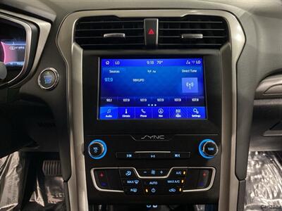 2020 Ford Fusion Hybrid SE   - Photo 13 - Mesa, AZ 85201