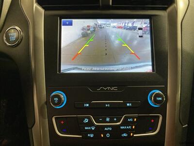 2020 Ford Fusion Hybrid SE   - Photo 15 - Mesa, AZ 85201