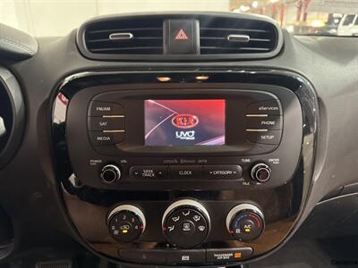 2016 Kia Soul Exclaim   - Photo 10 - Mesa, AZ 85201