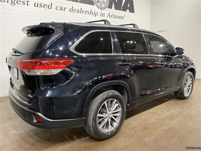 2018 Toyota Highlander XLE   - Photo 3 - Mesa, AZ 85201