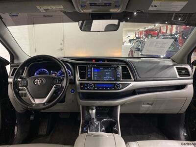 2018 Toyota Highlander XLE   - Photo 15 - Mesa, AZ 85201