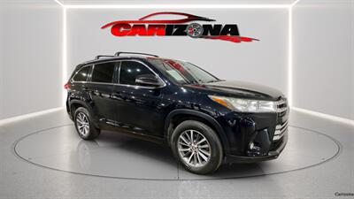 2018 Toyota Highlander XLE   - Photo 2 - Mesa, AZ 85201