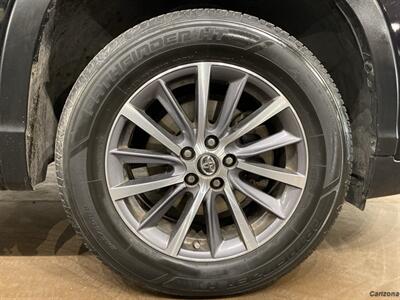 2018 Toyota Highlander XLE   - Photo 20 - Mesa, AZ 85201