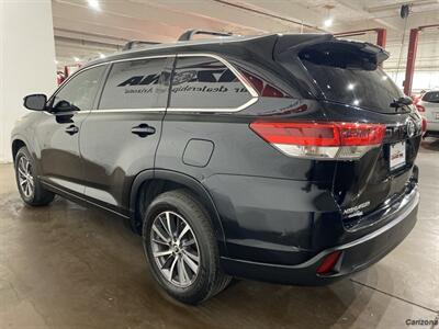 2018 Toyota Highlander XLE   - Photo 6 - Mesa, AZ 85201