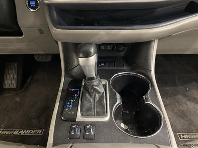 2018 Toyota Highlander XLE   - Photo 18 - Mesa, AZ 85201