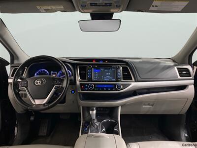 2018 Toyota Highlander XLE   - Photo 15 - Mesa, AZ 85201
