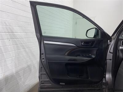 2017 Toyota Highlander LE - Photo 9 - Mesa, AZ 85201